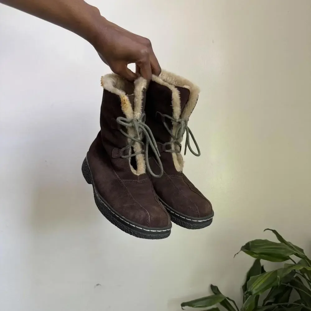 Vintage brown suede ankle‎ boots with fur trim and lace up details size 7.5